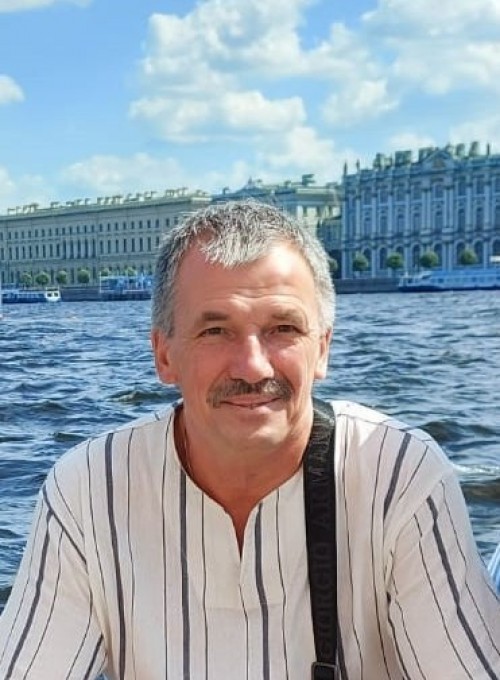 Мельников Василий Васильевич - сотрудник автошколы «Мустанг»